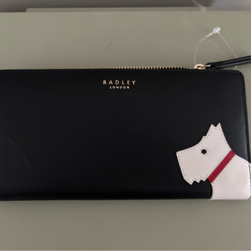 NWT ✨Radley London Face to Face Black Wallet with Gold Zipper